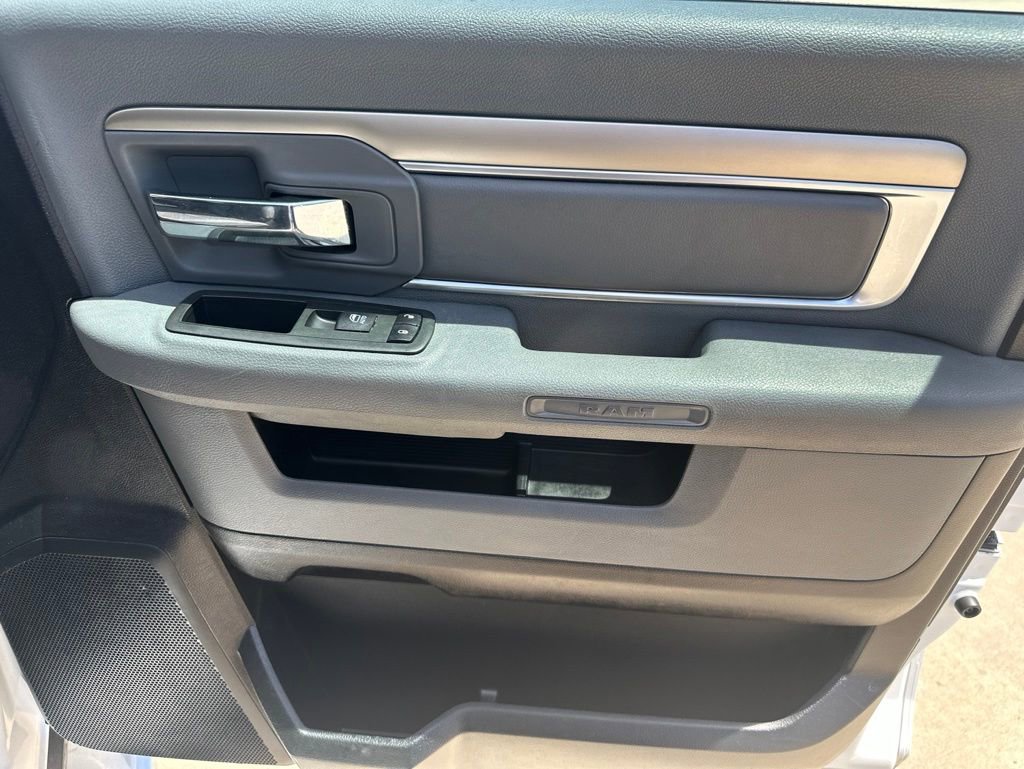 Used 2014 RAM 1500 Classic SLT w/ Remote Start & Security Group AWD/4WD image 26