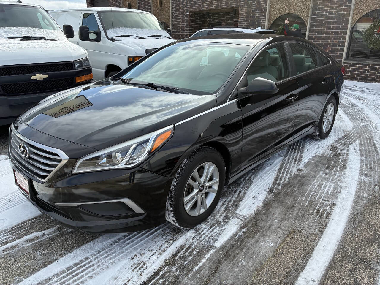 Used 2017 Hyundai Sonata SE w/ Cargo Package image 11