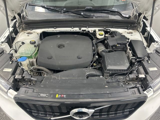 Used 2022 Volvo XC40 T5 R-Design w/ Advanced Package AWD/4WD image 7