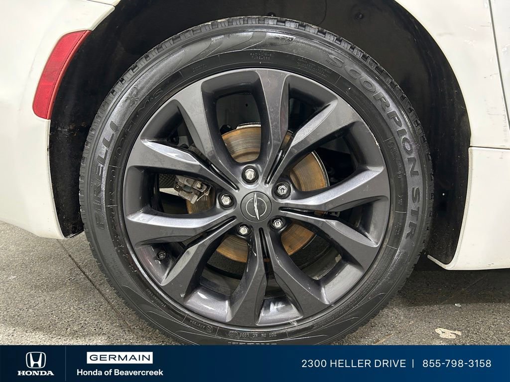 Used 2019 Chrysler Pacifica Touring-L Plus w/ Advanced Safetytec Group FWD image 10
