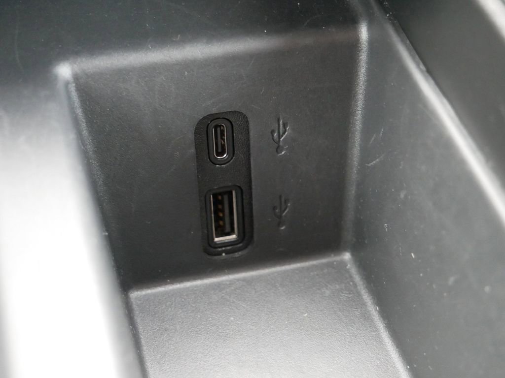 Used 2025 GMC Acadia Elevation image 21