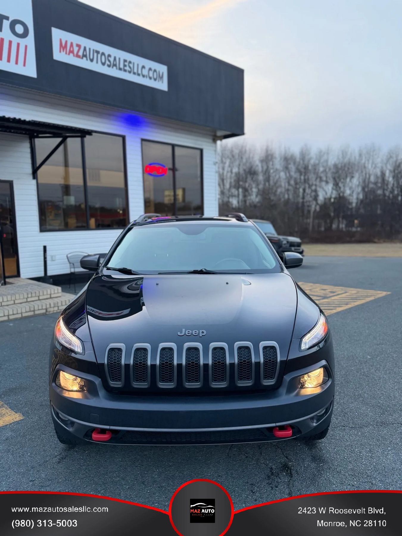 Used 2015 Jeep Cherokee Trailhawk w/ Trailer Tow Group image 2