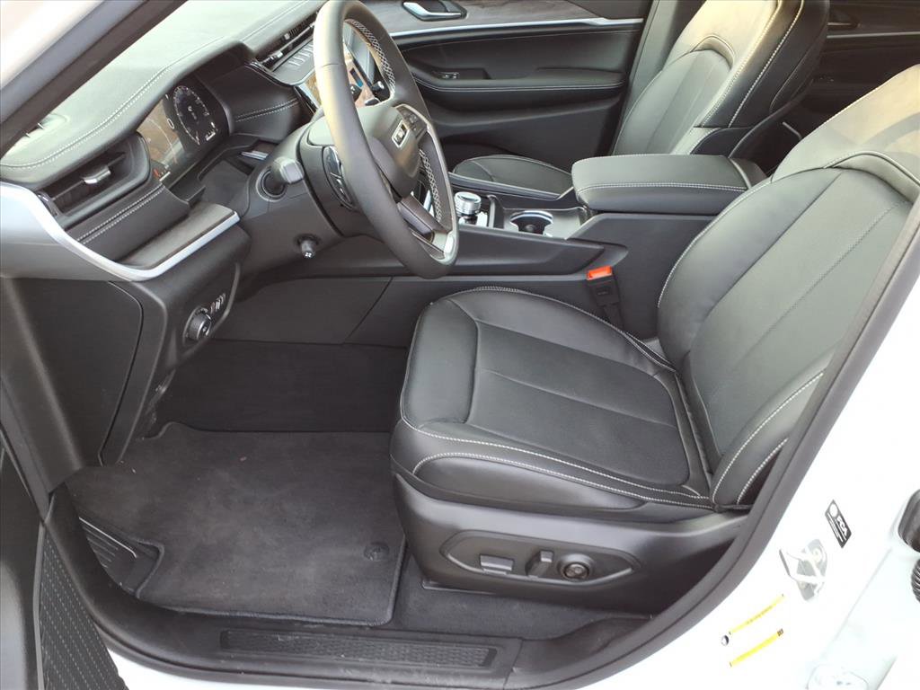 New 2026 Jeep Grand Cherokee Limited Reserve image 11