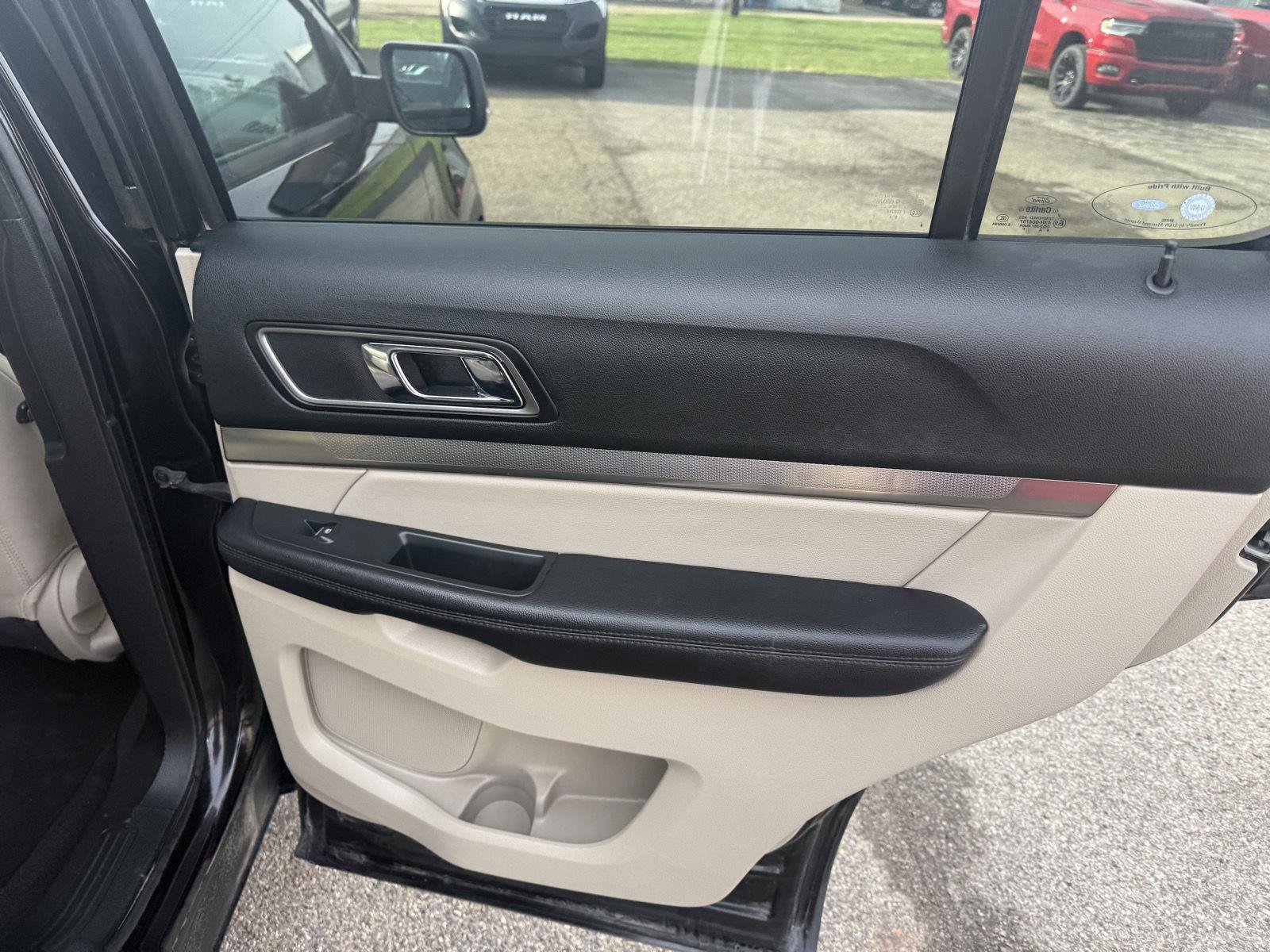 Used 2019 Ford Explorer XLT w/ Equipment Group 202A image 37