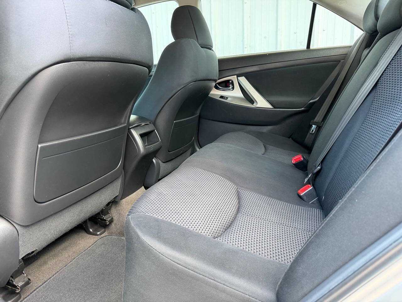 Used 2010 Toyota Camry SE FWD image 17