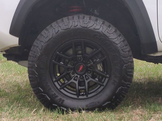 Used 2021 Toyota Tacoma TRD Pro AWD/4WD image 17