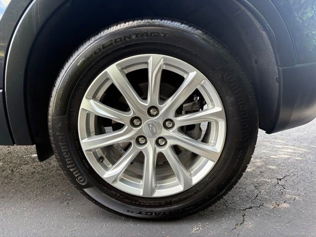 Certified 2023 Cadillac XT4 Luxury w/ Cold Weather Package AWD/4WD image 14