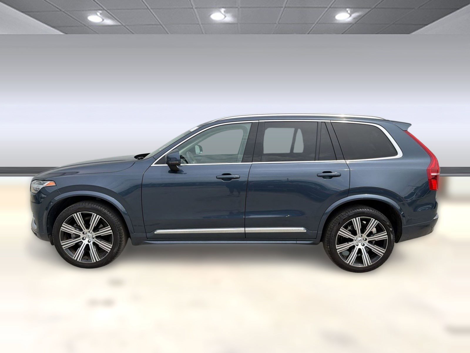 Certified 2024 Volvo XC90 B6 Plus w/ Protection Package Premier AWD/4WD image 2