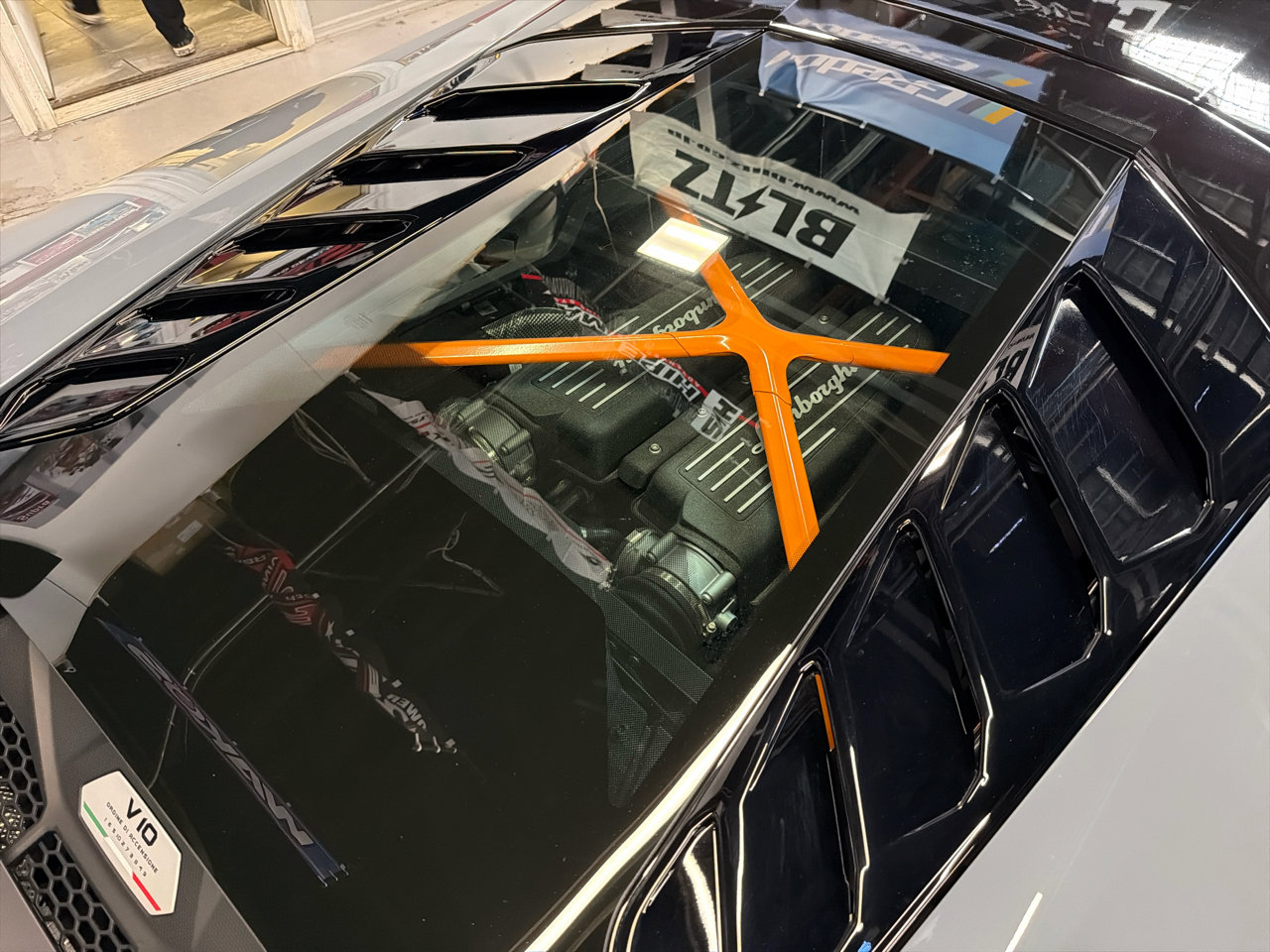 Used 2022 Lamborghini Huracan EVO image 12