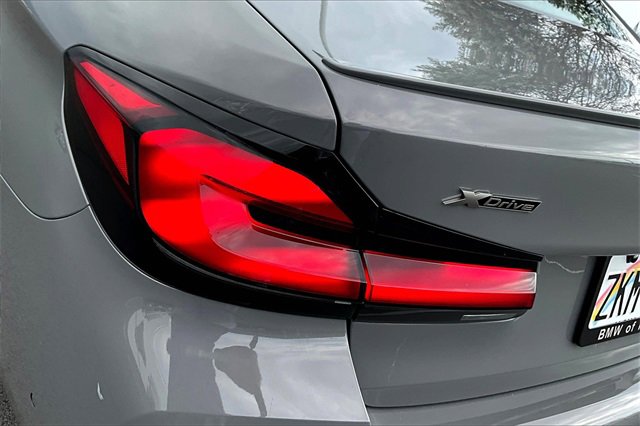 Used 2022 BMW M550i xDrive w/ Shadowloine Package image 32