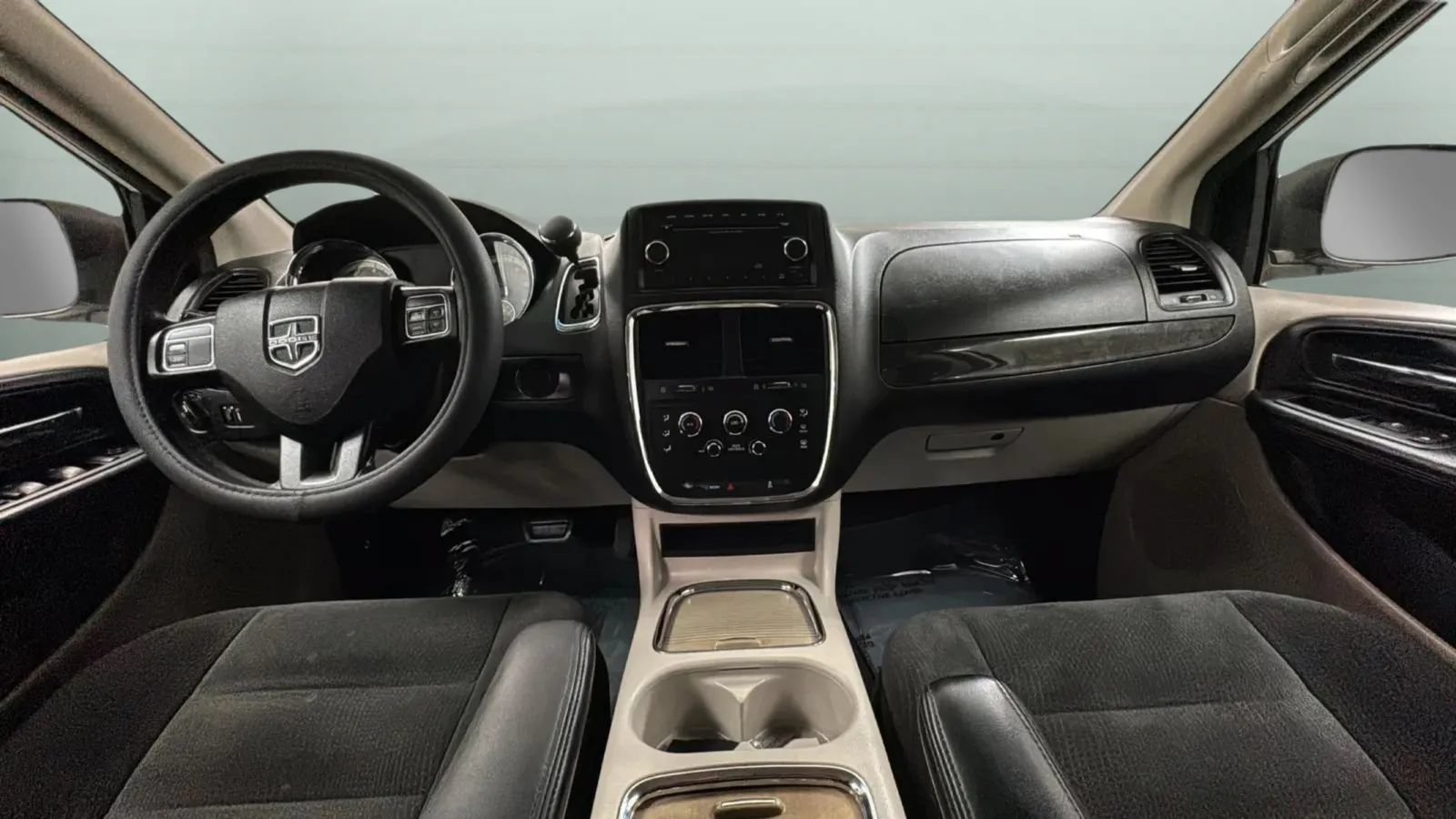 Used 2015 Dodge Grand Caravan SXT FWD image 9