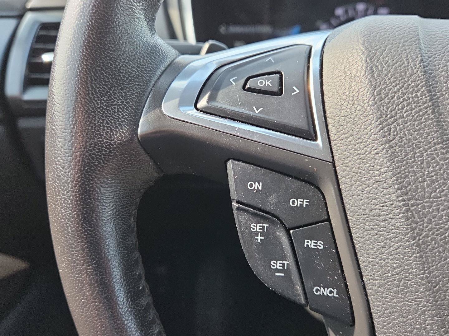 Used 2016 Ford Fusion Titanium FWD image 13
