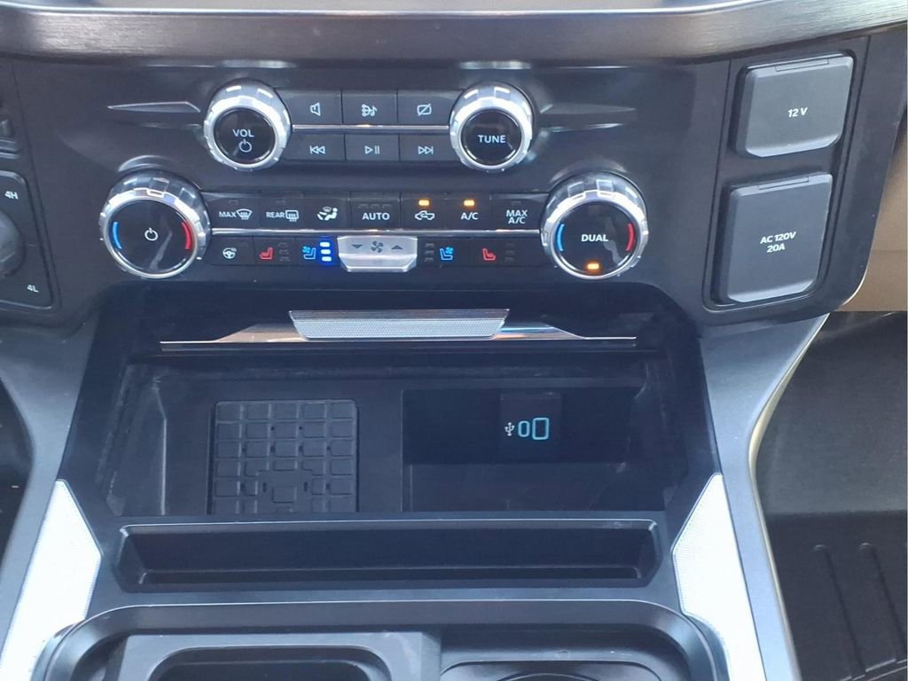 Used 2024 Ford F450 Lariat w/ FX4 Off-Road Package image 20