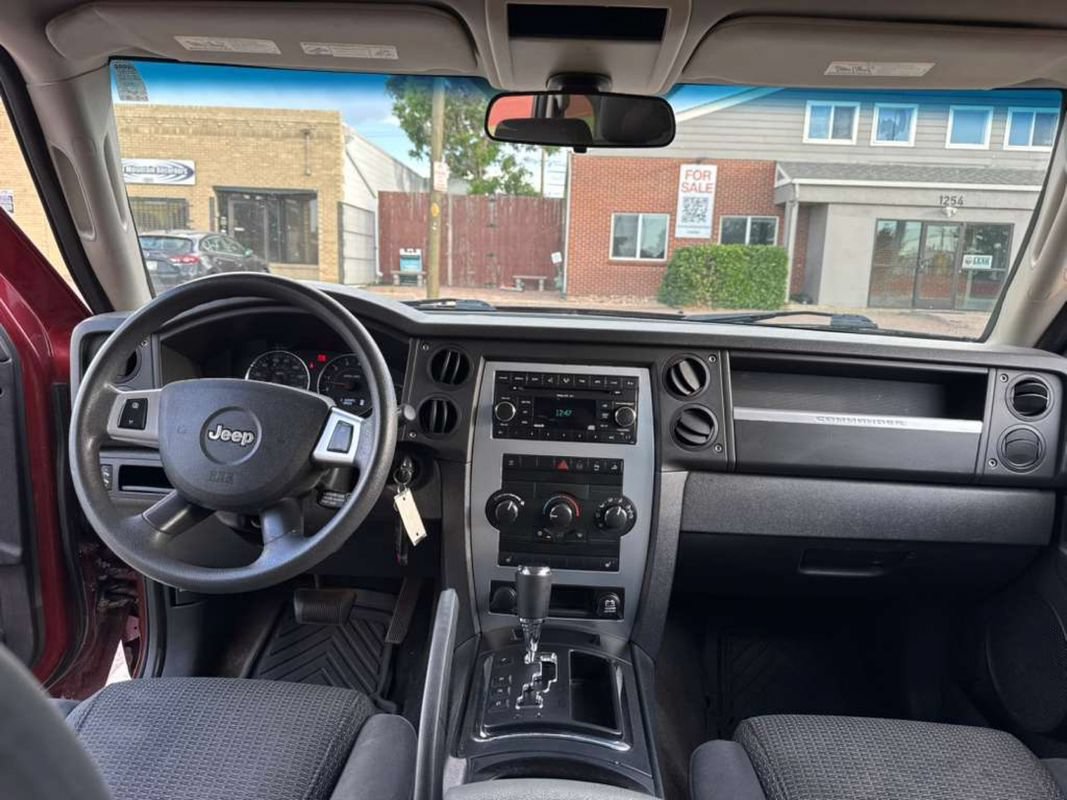 Used 2008 Jeep Commander Sport AWD/4WD image 8