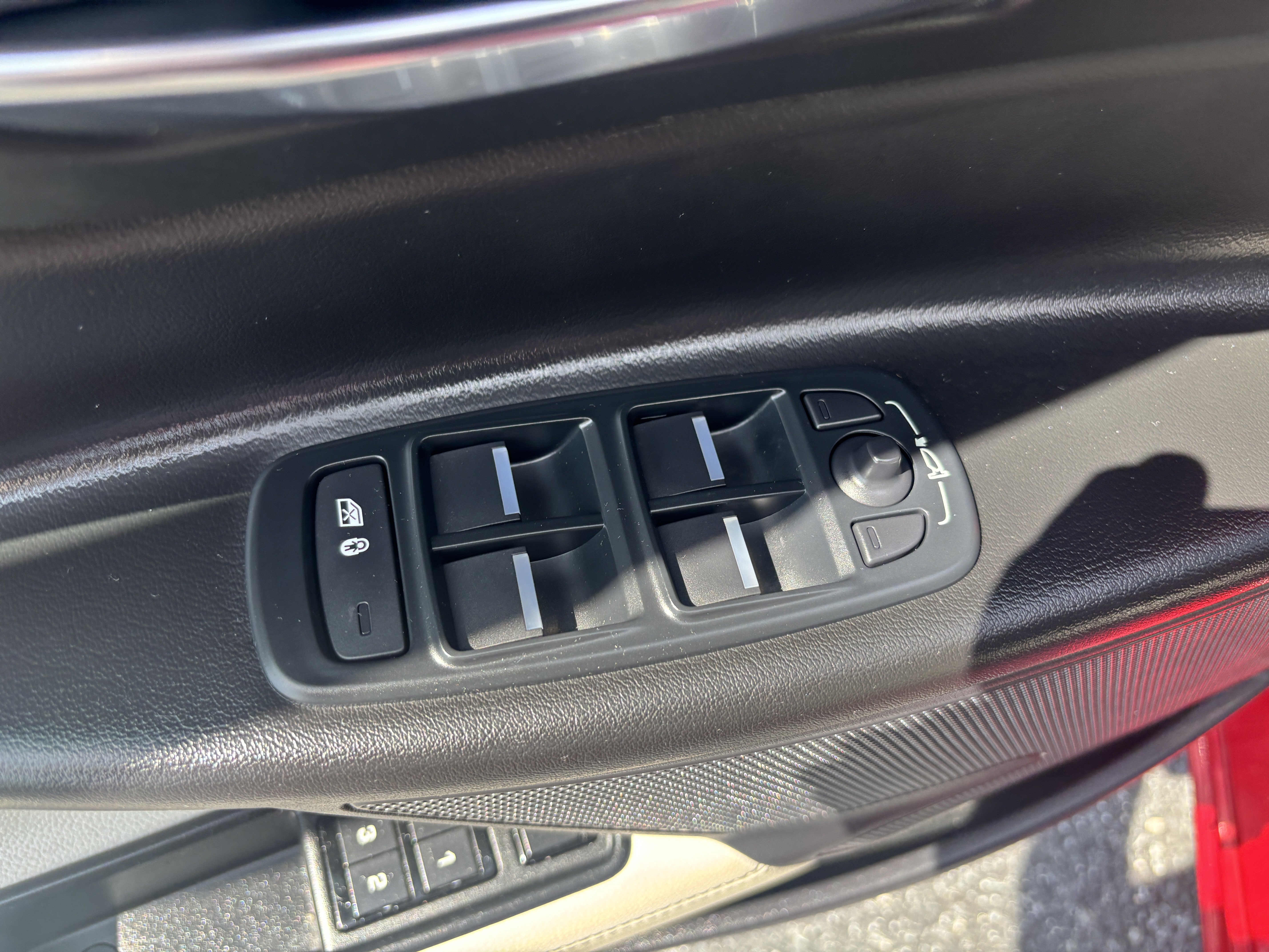 Used 2018 Jaguar XE R-Sport image 16
