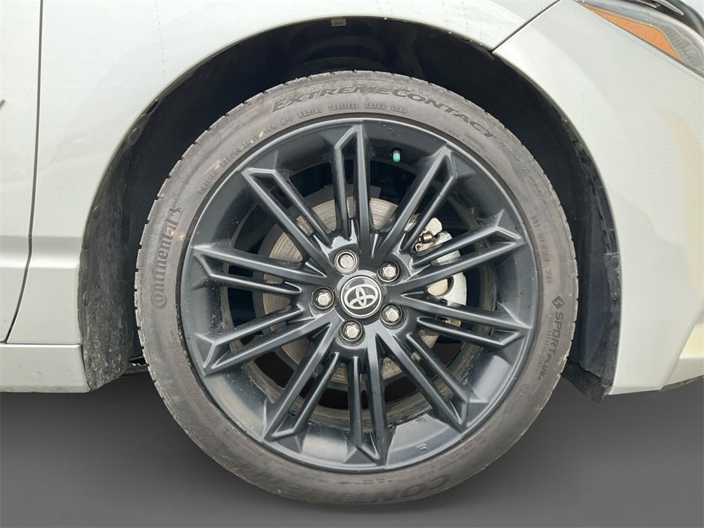 Used 2022 Toyota Avalon XSE image 16