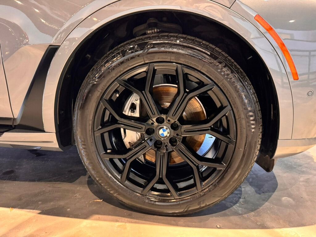 Used 2024 BMW X7 xDrive40i w/ Premium Package image 31