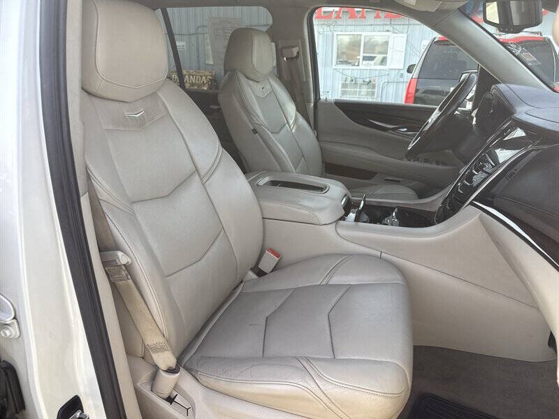 Used 2015 Cadillac Escalade Premium AWD/4WD image 22