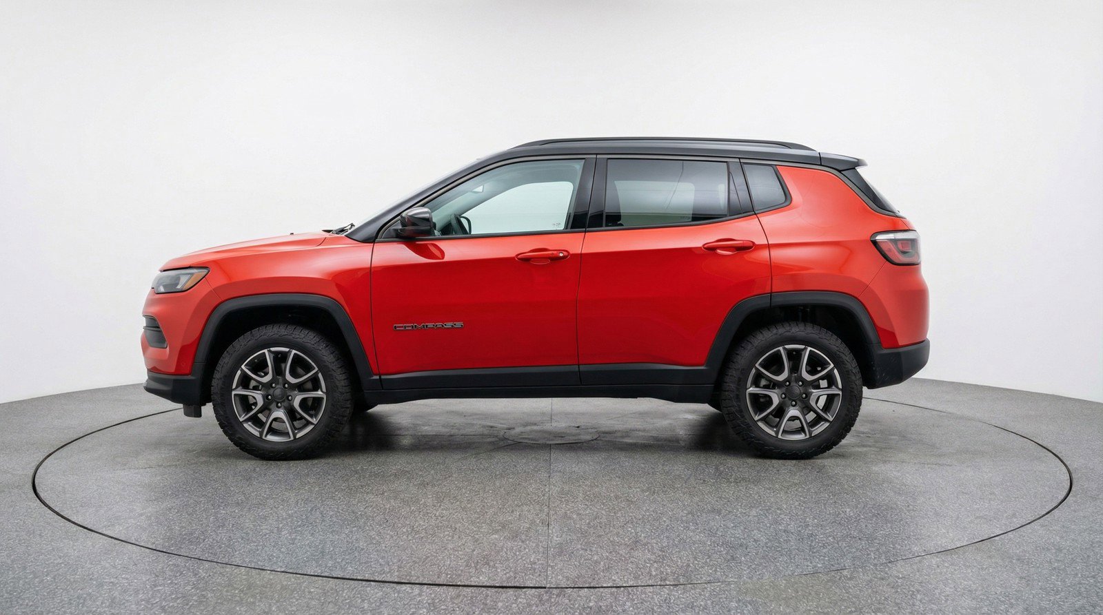 Used 2025 Jeep Compass Trailhawk image 5