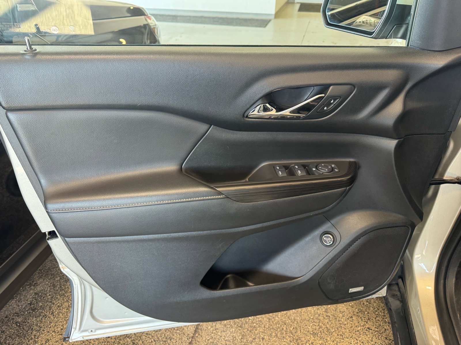 Used 2017 GMC Acadia SLT image 15