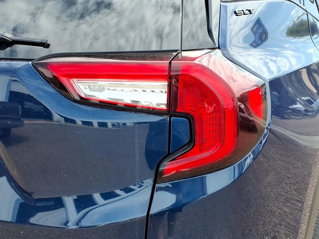 Certified 2023 GMC Terrain SLT w/ Tech Package FWD image 9