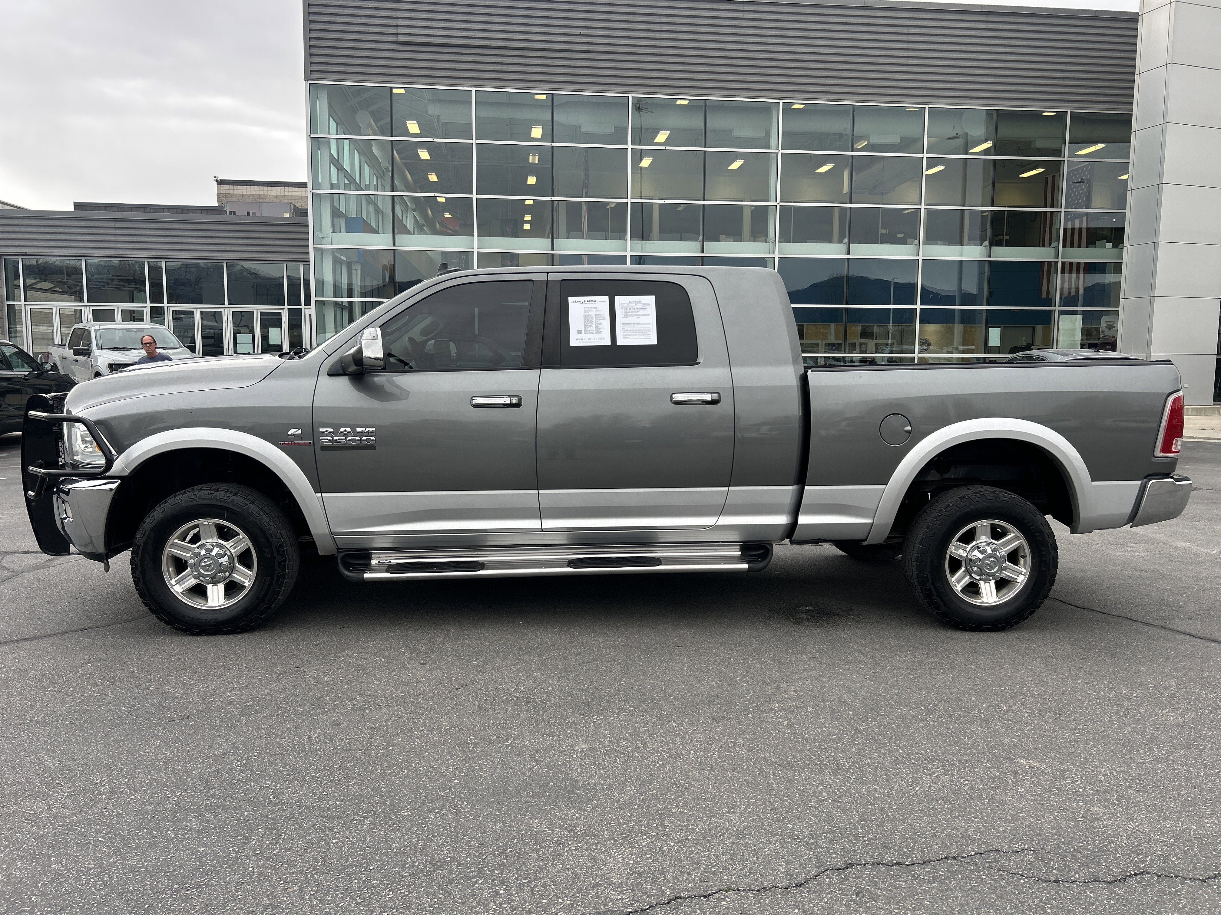 Used 2013 RAM 2500 Laramie w/ Convenience Group image 2
