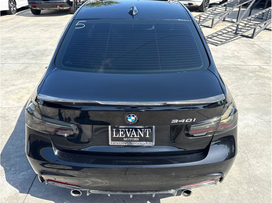 Used 2018 BMW 340i Sedan RWD image 13
