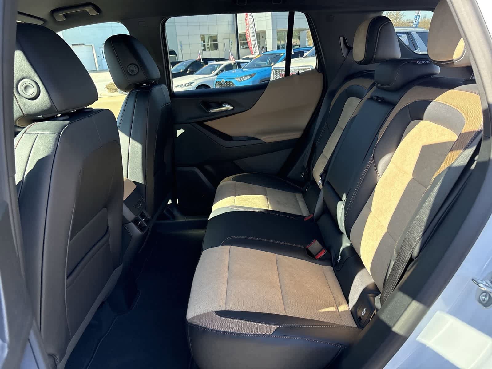 New 2026 Chevrolet Equinox ACTIV w/ Convenience Package III AWD/4WD image 24