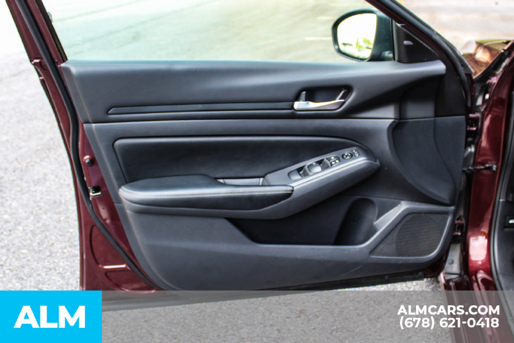 Used 2024 Nissan Altima 2.5 SV FWD image 35