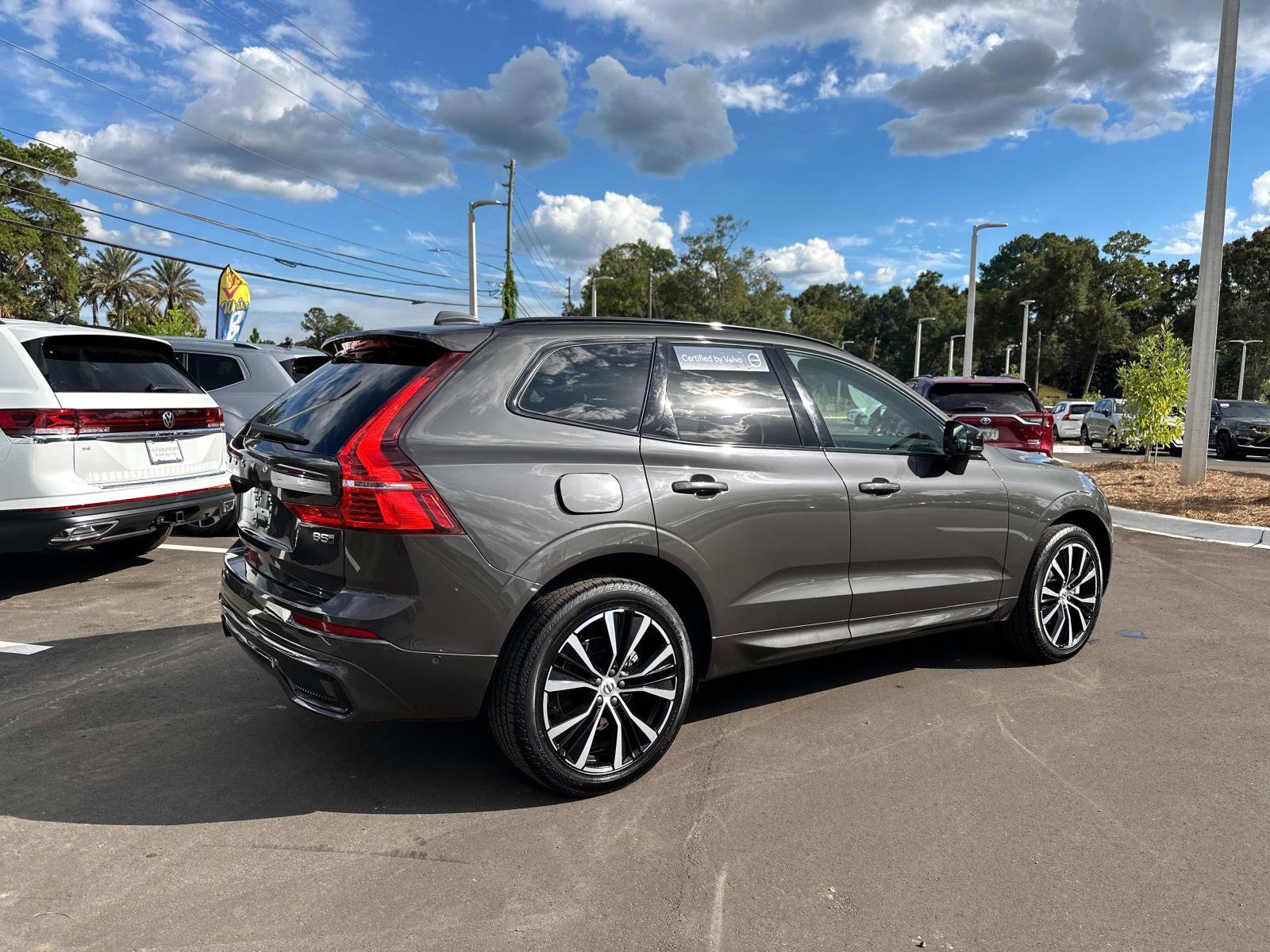 Certified 2025 Volvo XC60 B5 Plus image 5