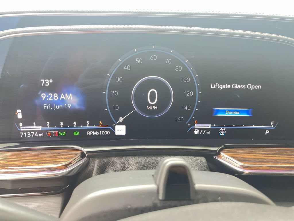 Used 2023 Cadillac Escalade Premium Luxury AWD/4WD image 19
