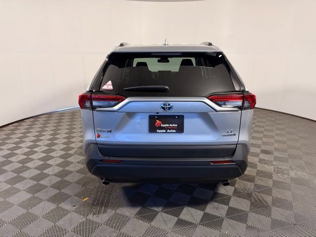 Used 2024 Toyota RAV4 LE AWD/4WD image 10