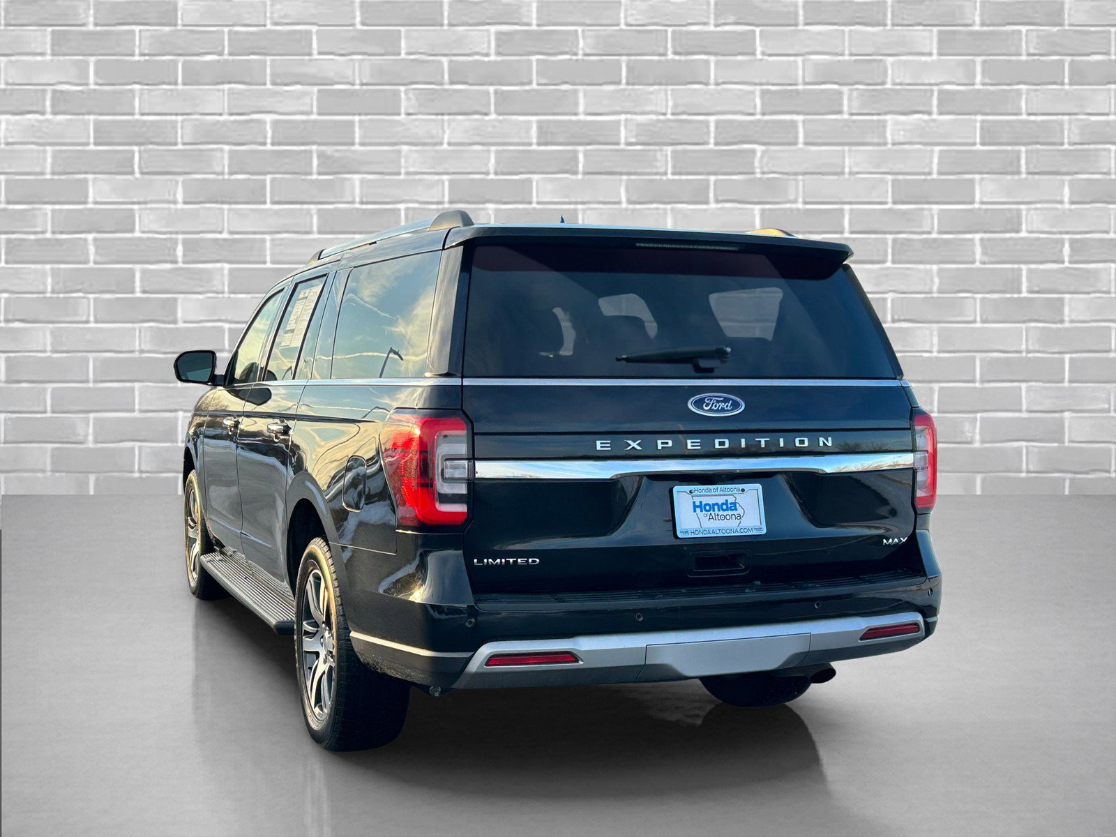 Used 2024 Ford Expedition Max Limited image 3