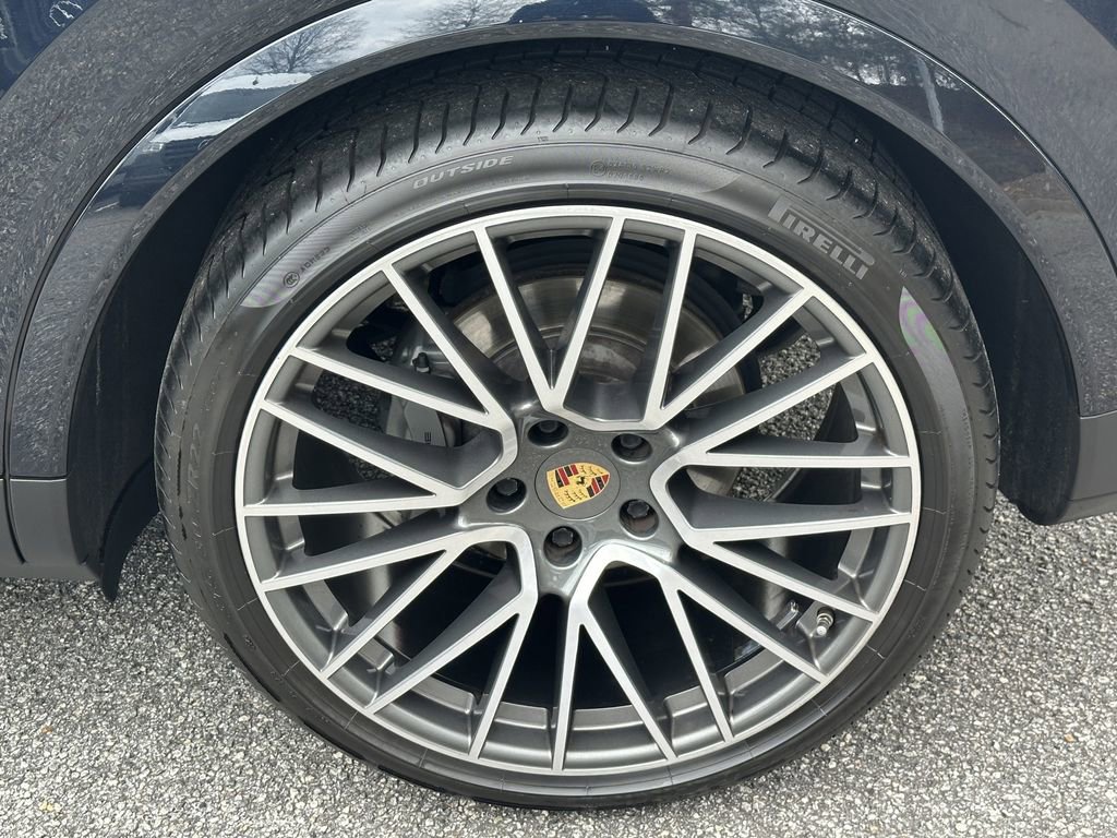 Used 2022 Porsche Cayenne S image 24