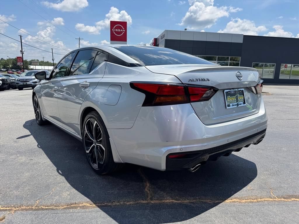 Certified 2024 Nissan Altima 2.5 SR FWD image 5