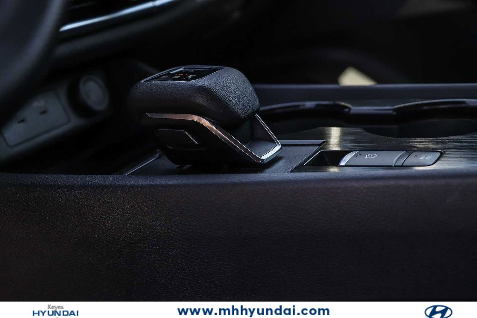 Used 2024 Nissan Rogue S AWD/4WD image 15
