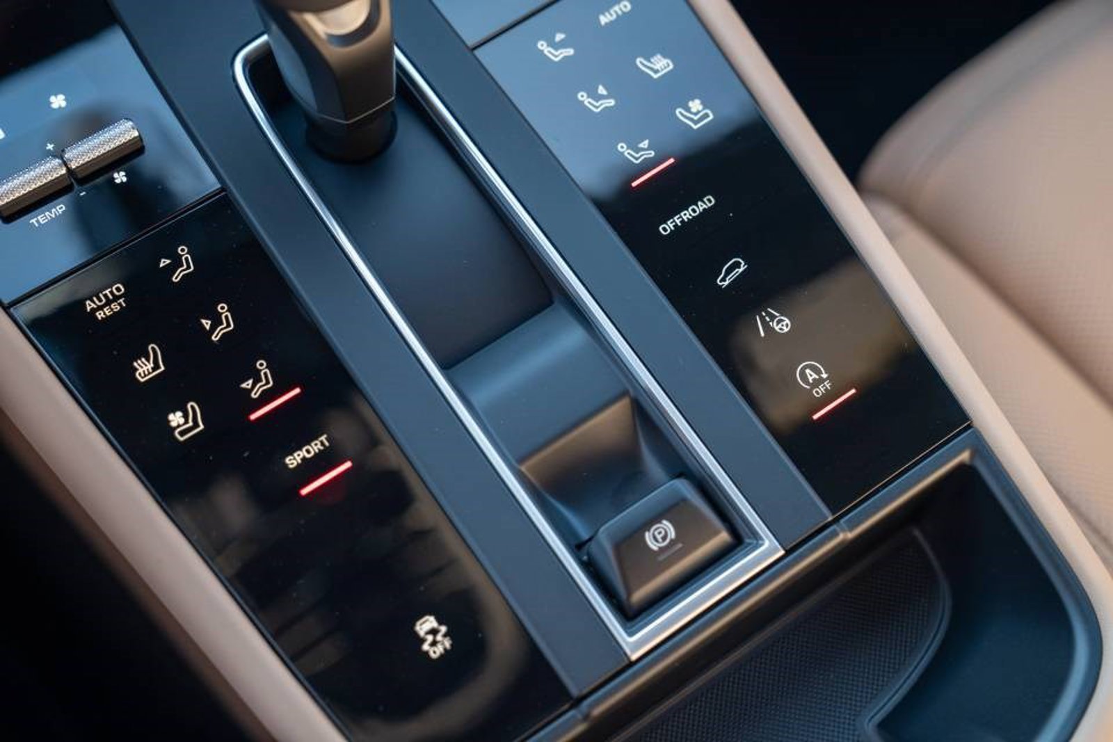 New 2026 Porsche Macan AWD/4WD image 21