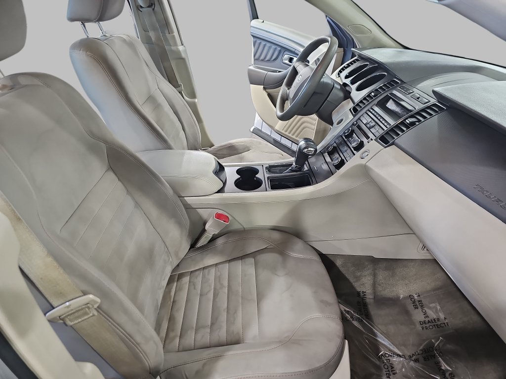 Used 2012 Ford Taurus SE FWD image 13