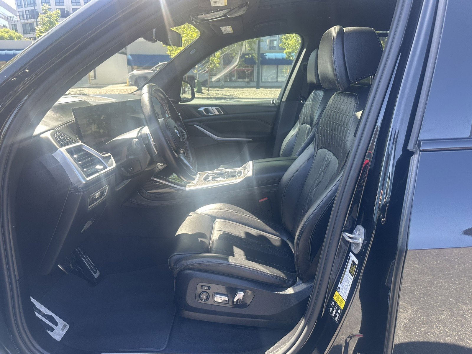 Used 2023 BMW X7 M60i w/ M Sport Professional Package image 19