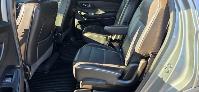 Used 2023 Chevrolet Traverse Premier AWD/4WD image 12