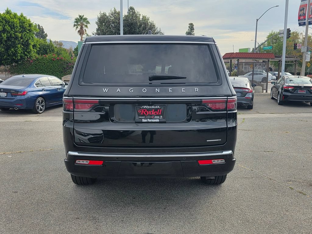 Used 2024 Jeep Wagoneer L Series II w/ Flexible Seating Group AWD/4WD image 6
