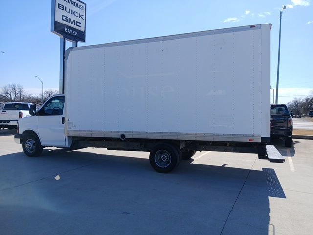 Used 2016 GMC Savana 3500 Extended RWD image 2