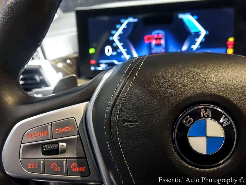 Used 2025 BMW X7 xDrive40i w/ Premium Package image 19