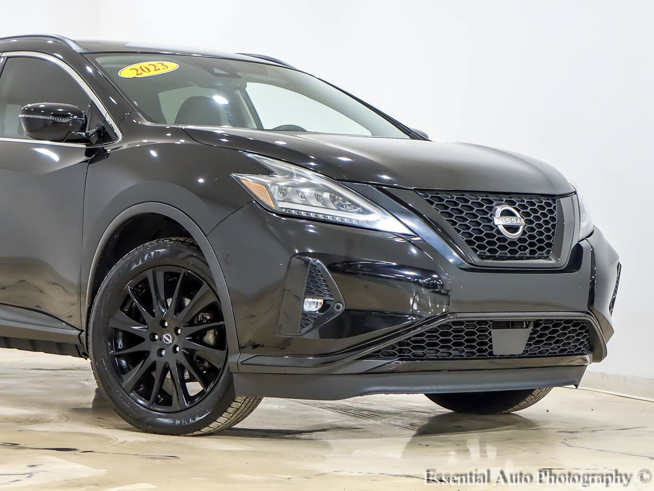 Used 2023 Nissan Murano SV w/ SV Midnight Edition Package FWD image 2