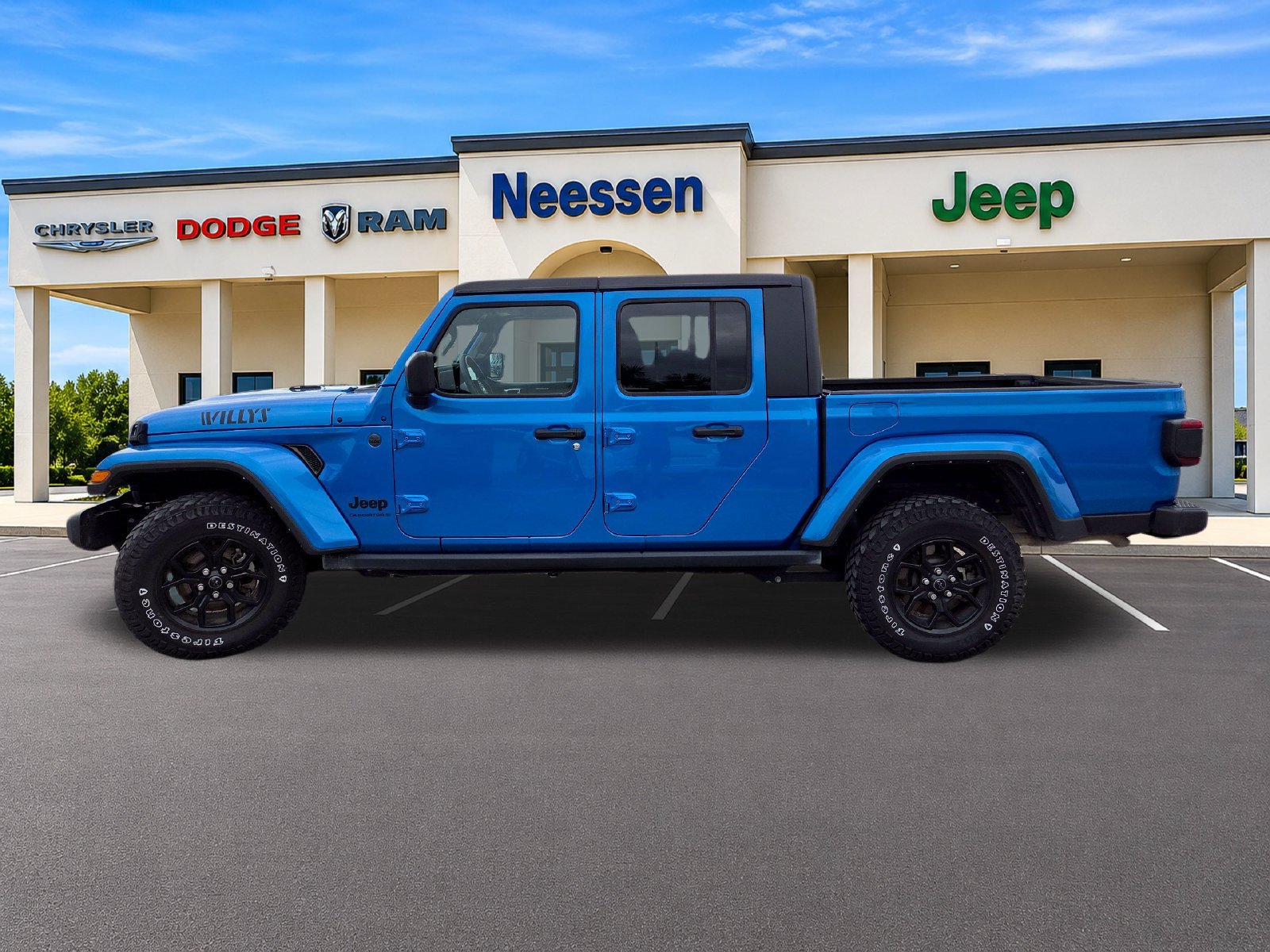 Used 2024 Jeep Gladiator Sport AWD/4WD image 4