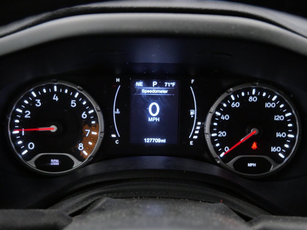 Used 2015 Jeep Renegade Latitude FWD image 20