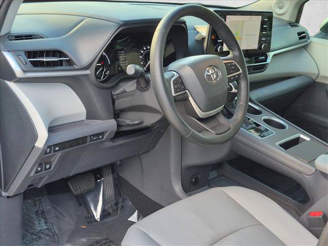 Certified 2021 Toyota Sienna XLE w/ XLE Plus Package FWD image 9