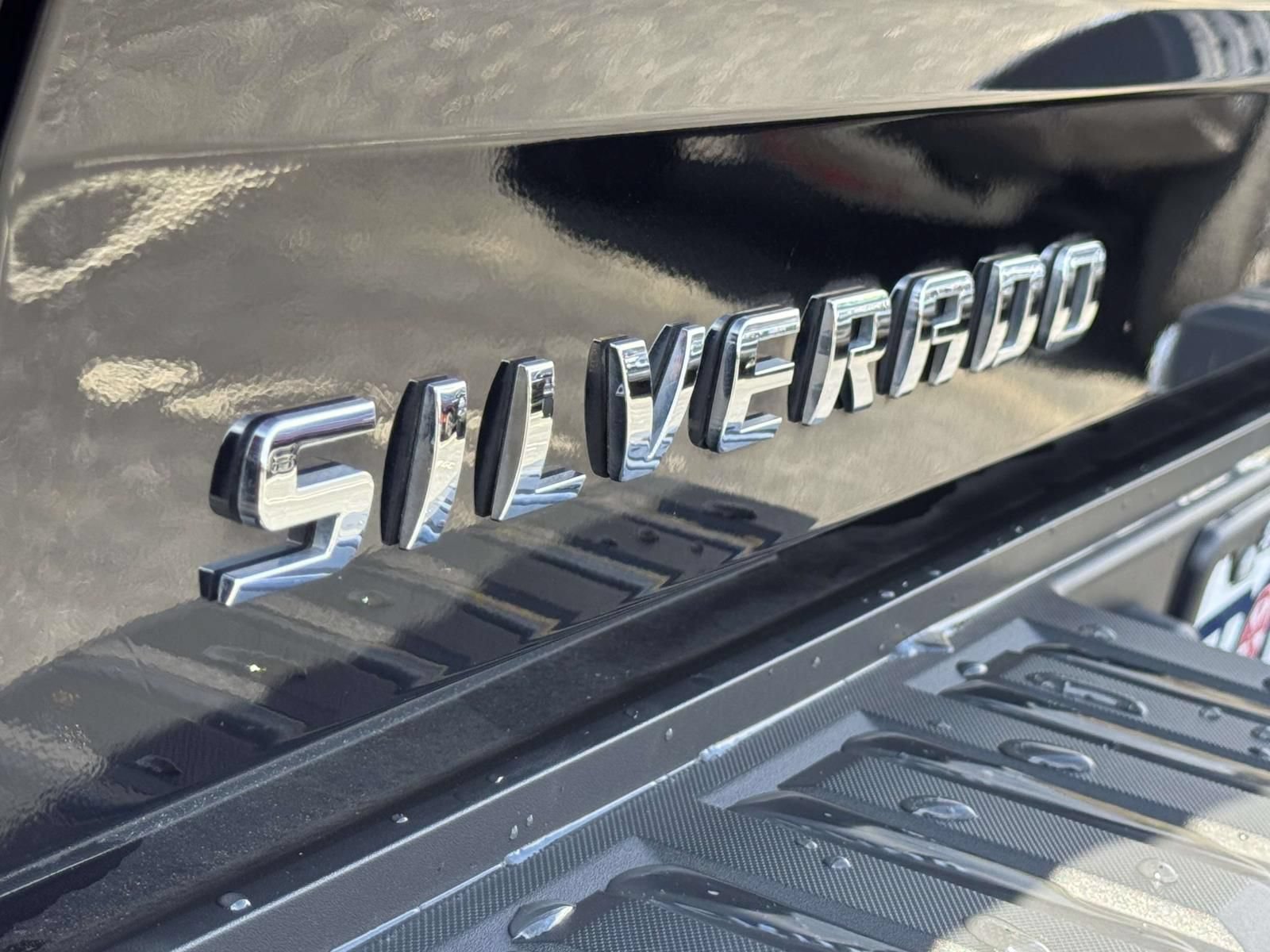 Used 2018 Chevrolet Silverado 1500 LT AWD/4WD image 29