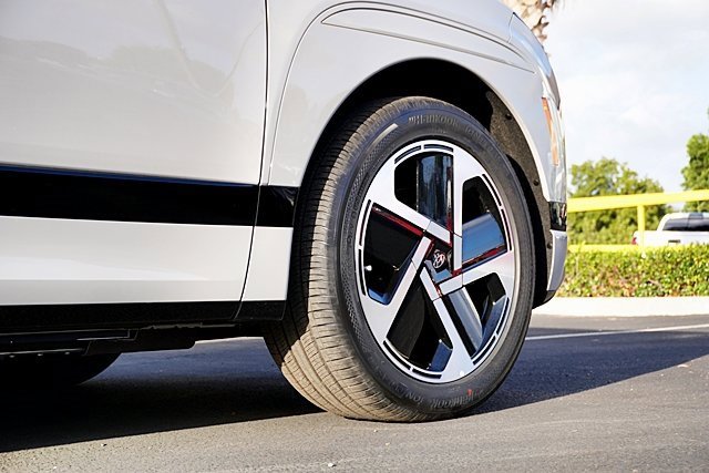 New 2026 Hyundai Ioniq 9 Calligraphy image 9