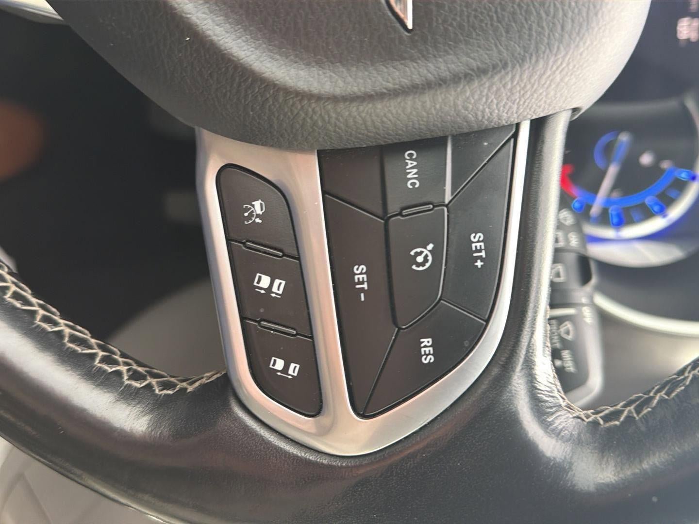 Used 2021 Chrysler Pacifica Touring-L FWD image 20